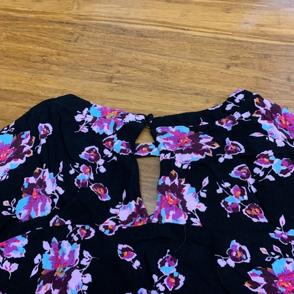 Lane Bryant Floral Bell Sleeve Keyhole Blouse Top Plus Size‎ 20 Black Purple - Picture 5 of 8